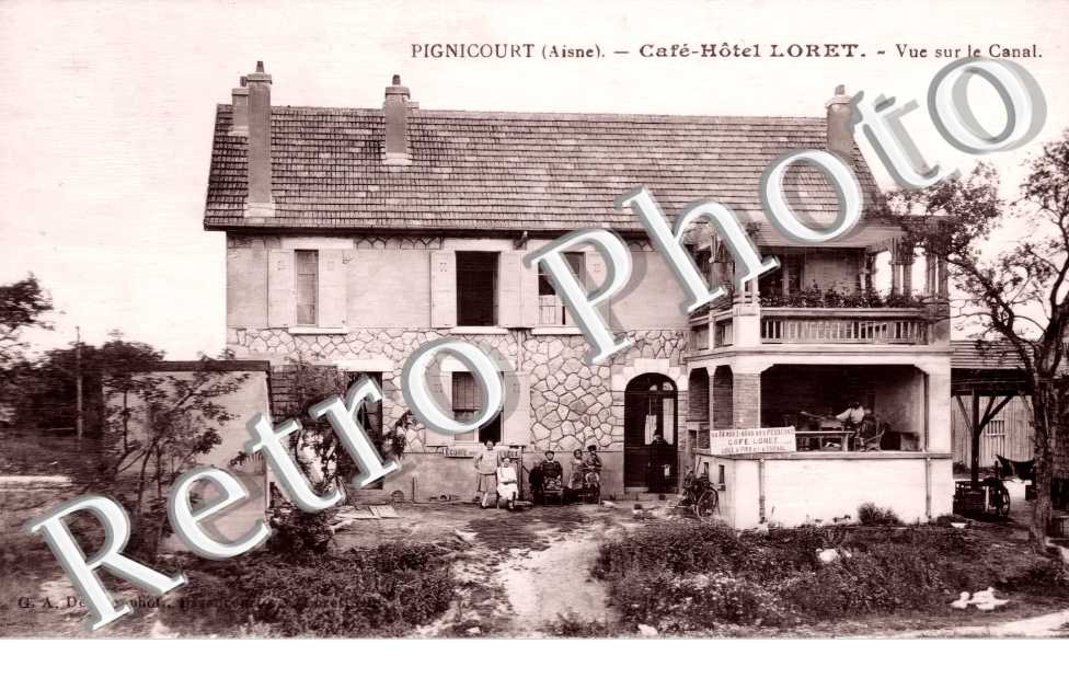 Café Hôtel Loret. Vue sur le canal
