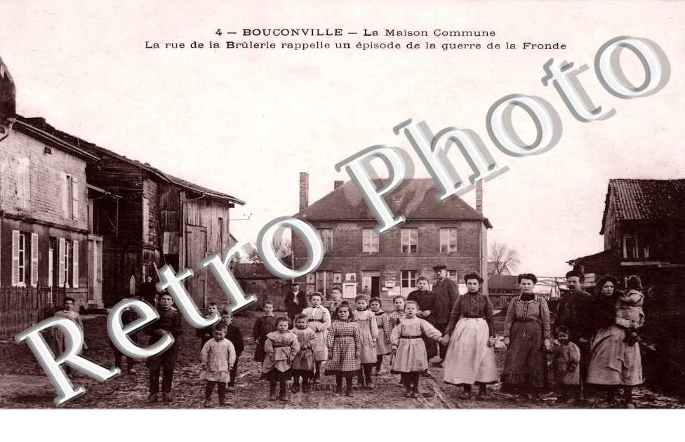 la Maison Commune. La rue de la Brulerie