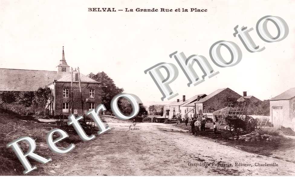 la grande rue et la place