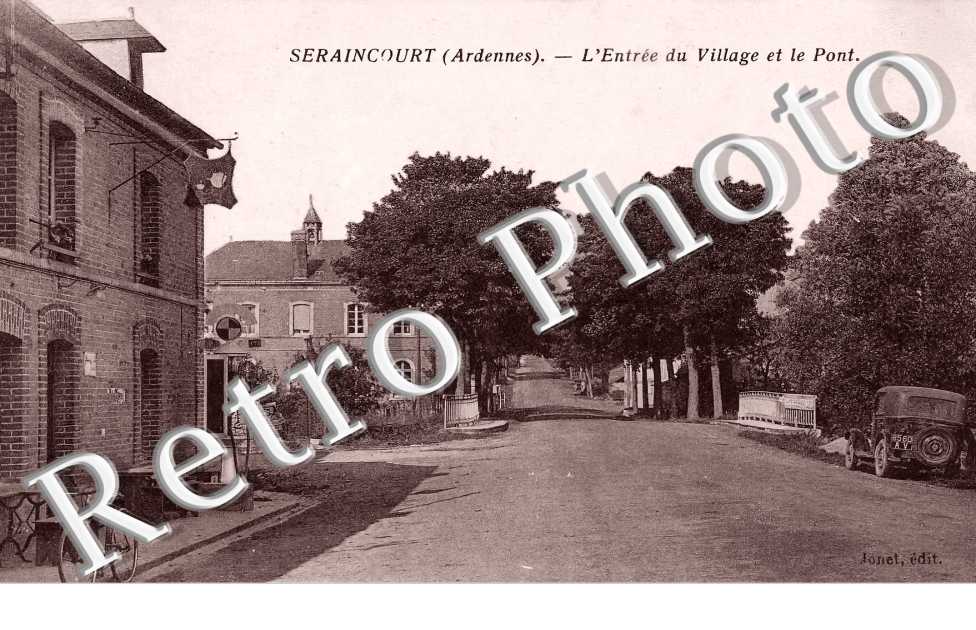 l'entrée du village et le pont