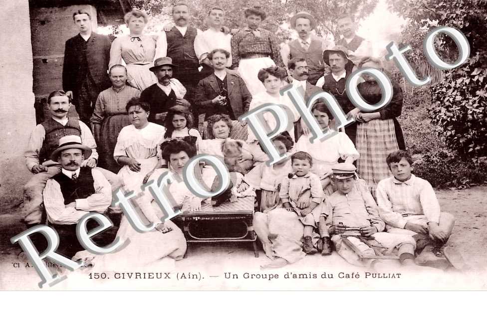 un groupe d'amis du Café Pulliat