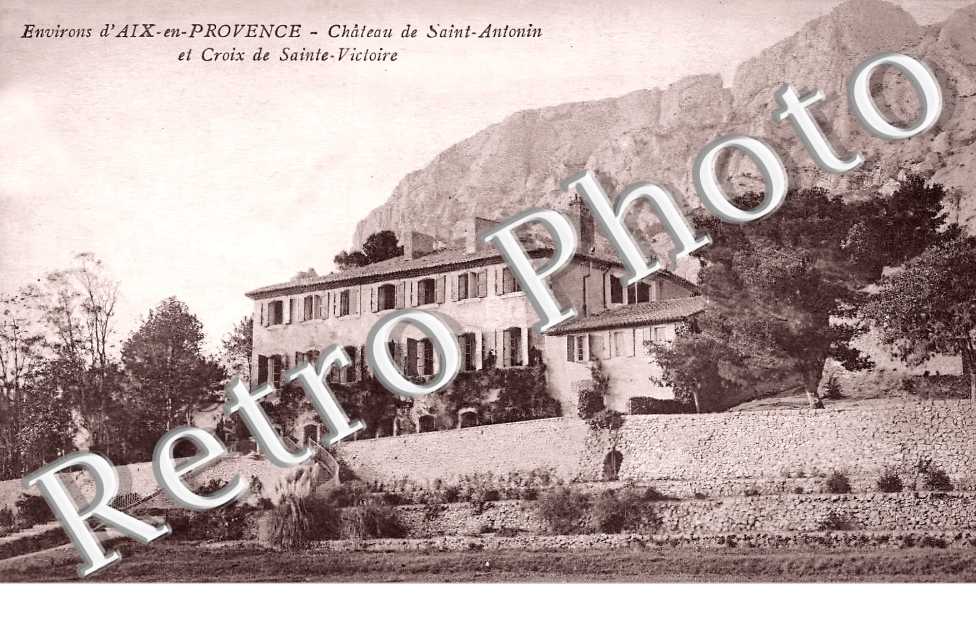 chateau et croix de Sainte-Victoire