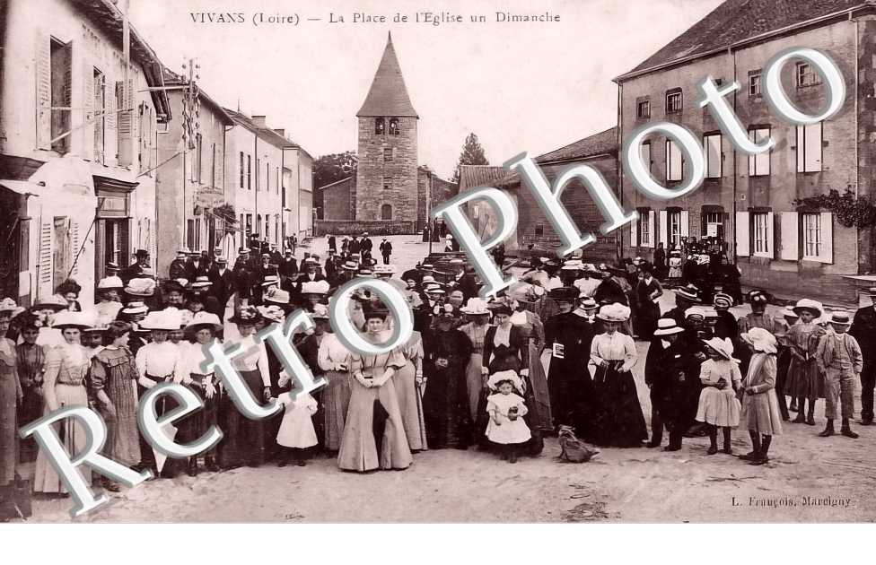 la Place de l'église un Dimanche