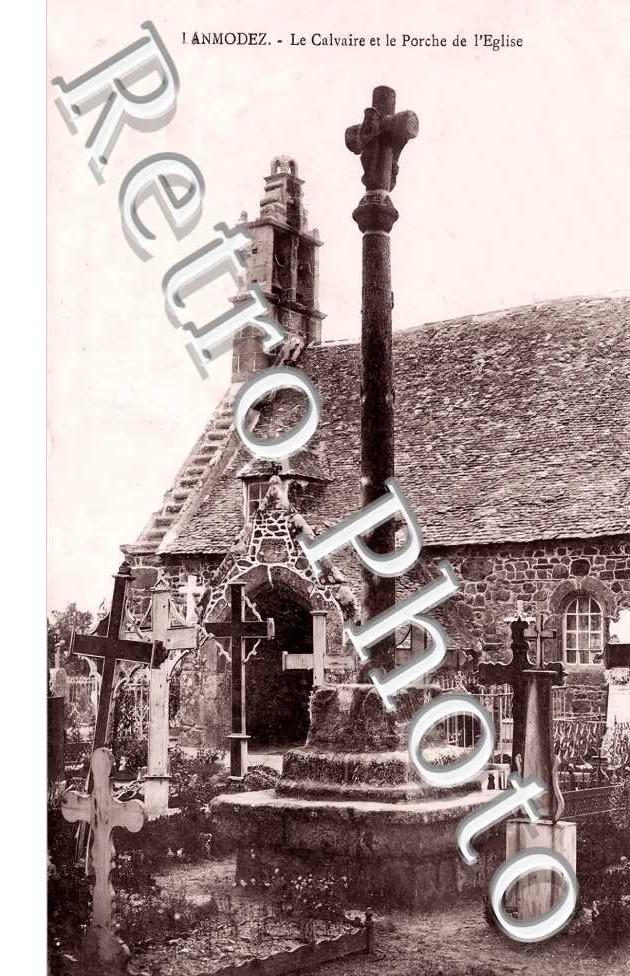 mecalvaire et le porche de l'église