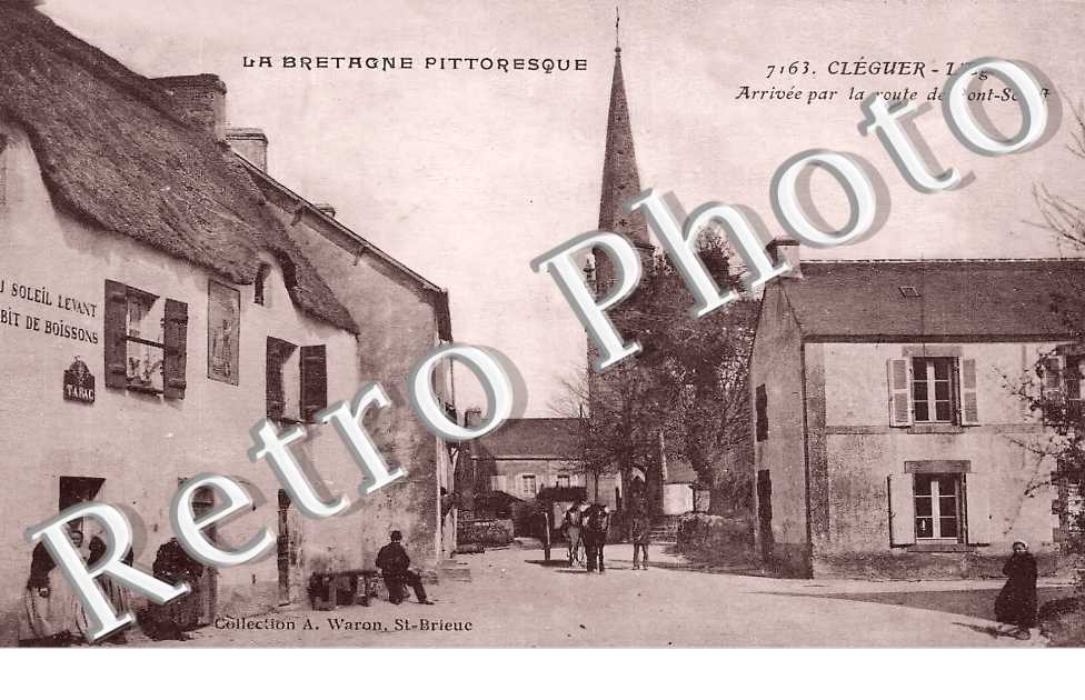 l'église. Arrivée par la route de Pont-Scorff