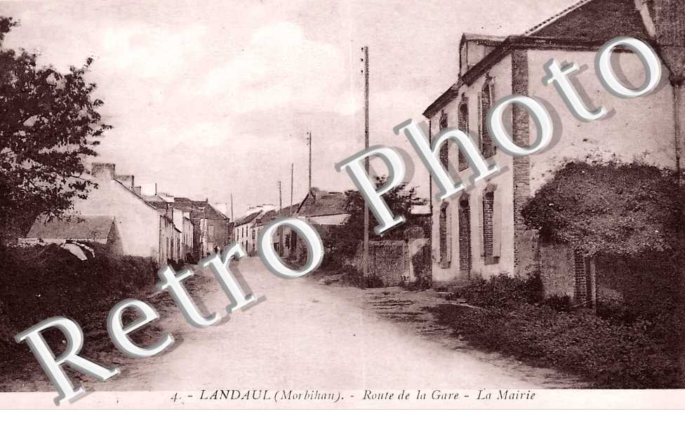 route de la gare. La mairie