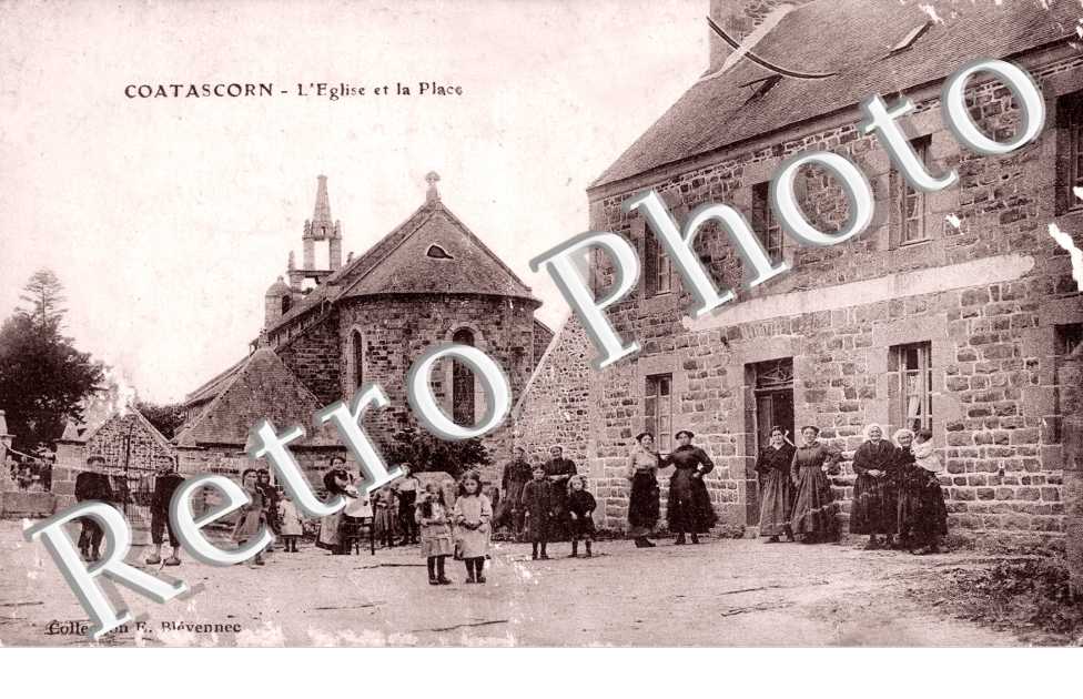 l'église et la place.
