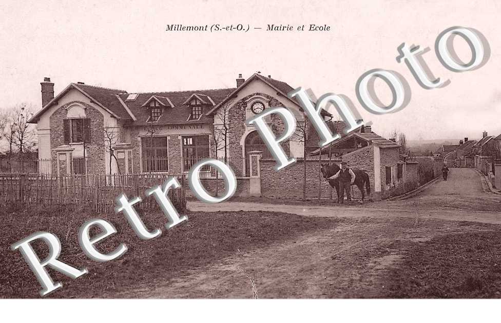 Mairie et école.
