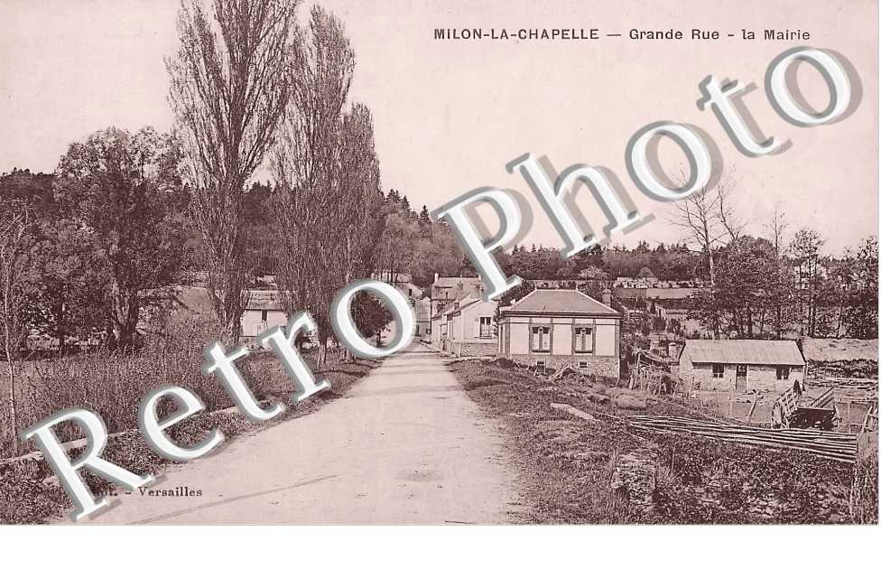 Grande rue. La mairie