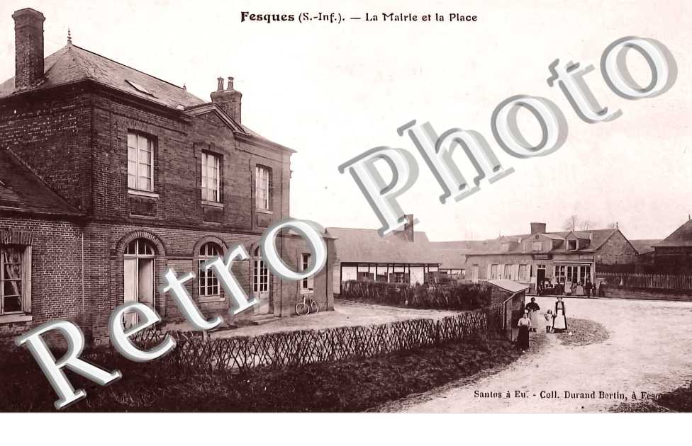 la mairie et la place