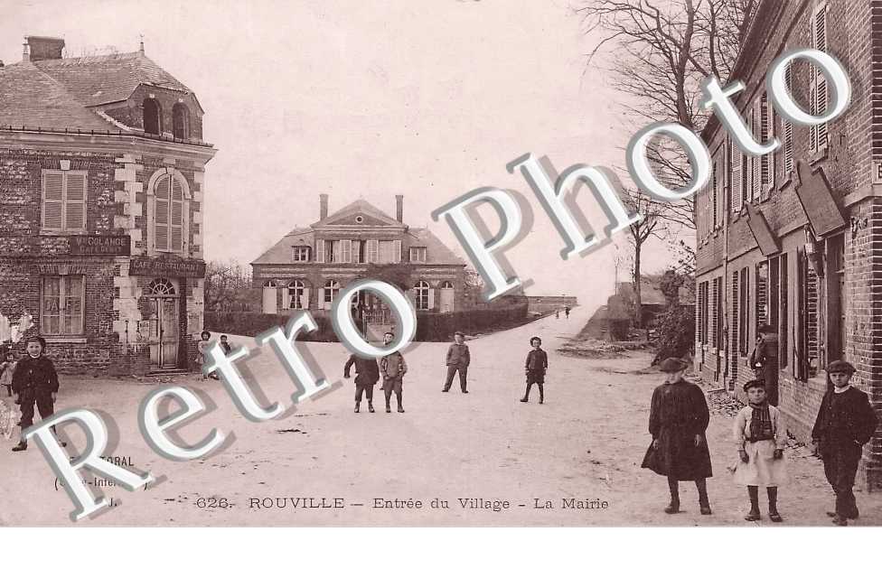 entree du village. La mairie