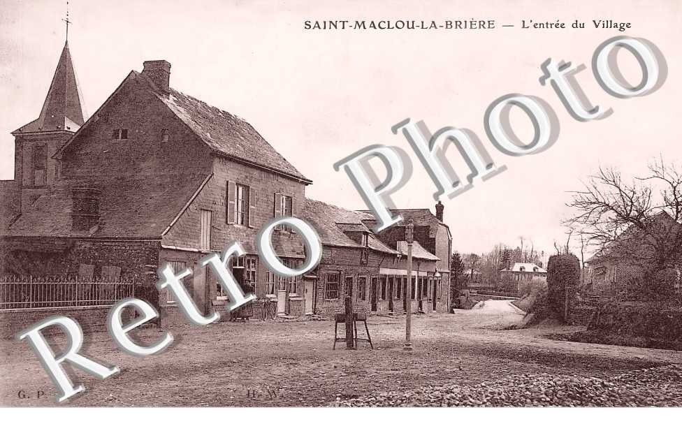 l'entrée du village