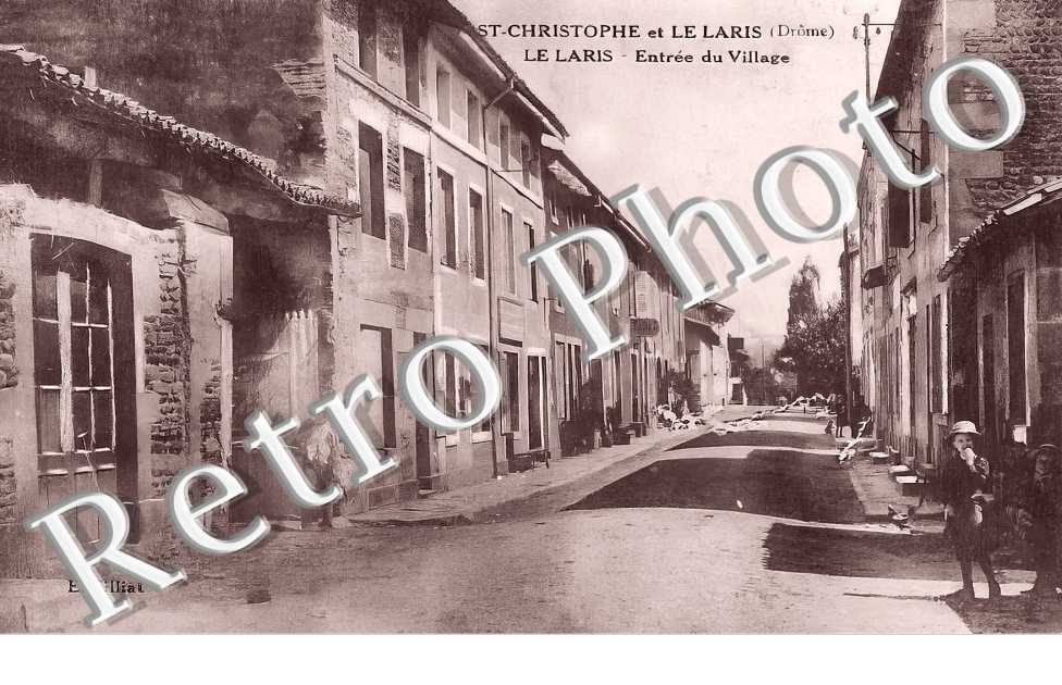 Le Laris Entrée du village
