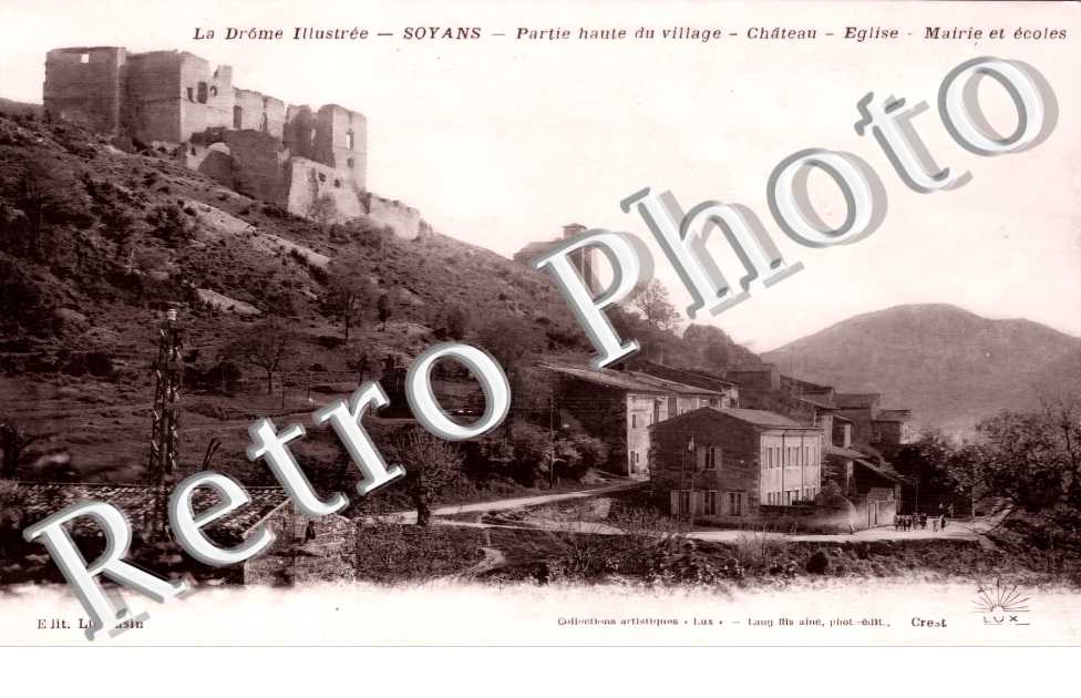 partie haute du village, église, mairie et écoles