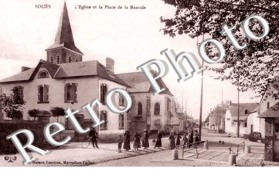 l'église et la place de la Bascule