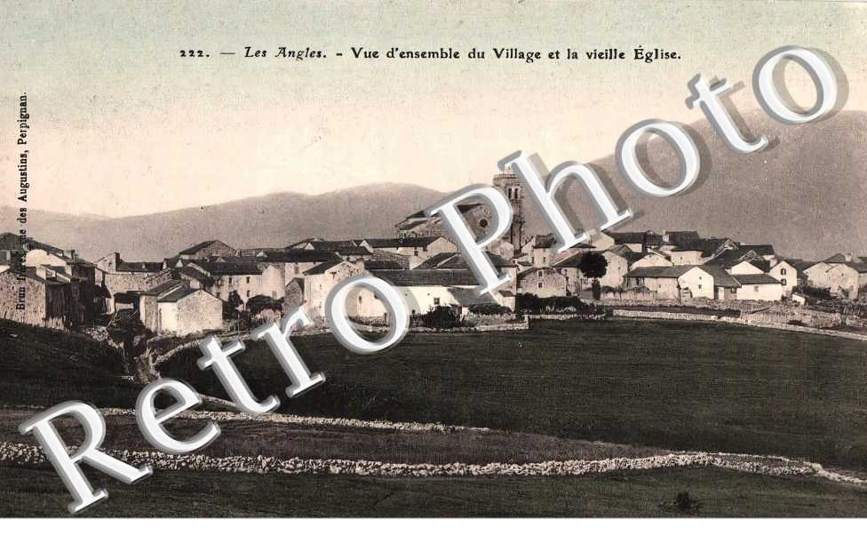 vue d'ensemble du village et la vieille église
