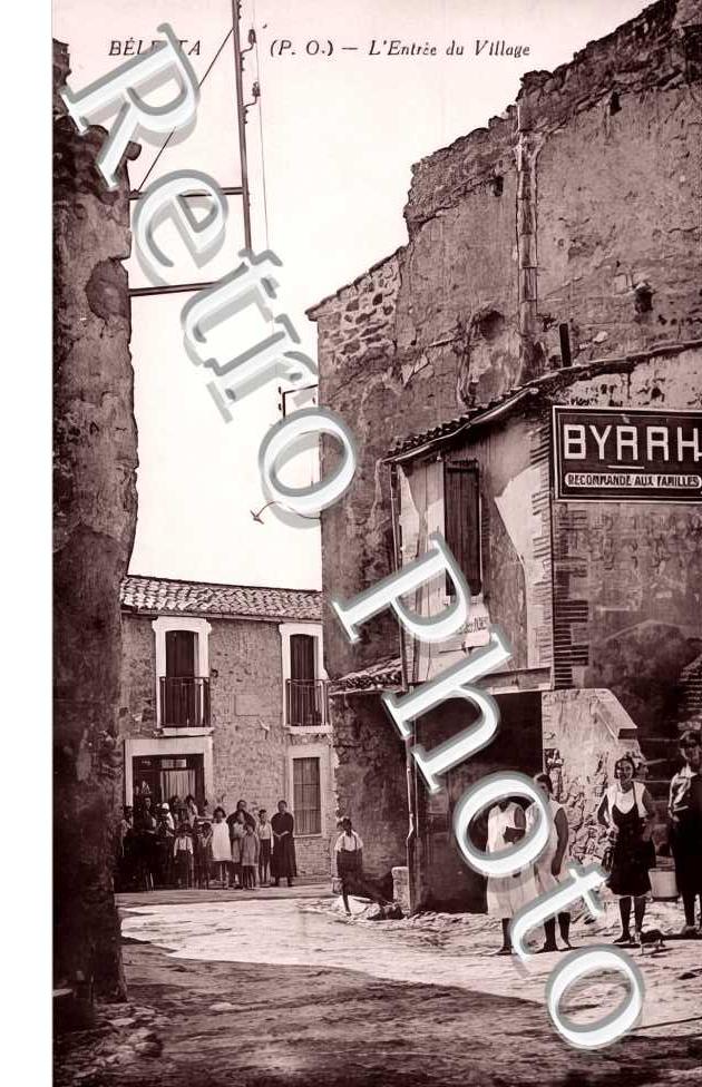 l'entrée du village