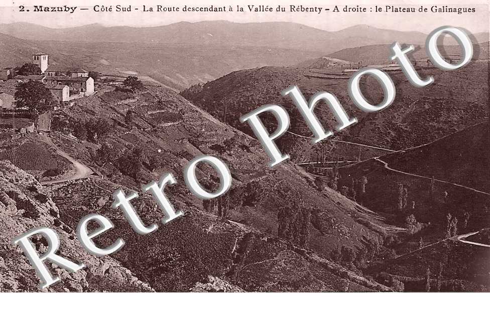 la route descendant à la vallée du Rébenty. A droite ; le plateau de Galinagues