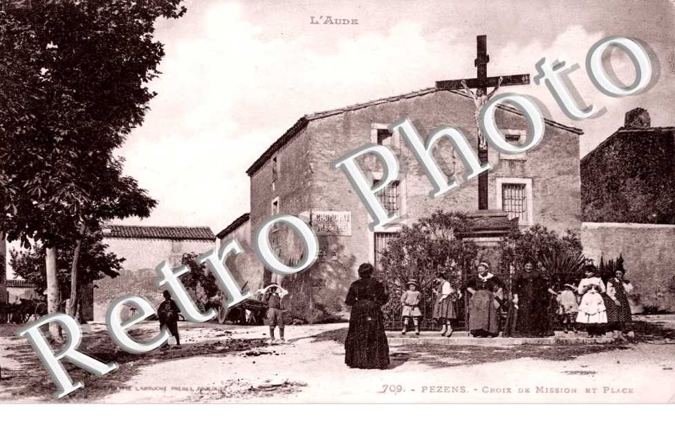 croix de mission et place