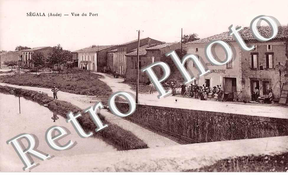 vue du port. Café de l'Industrie