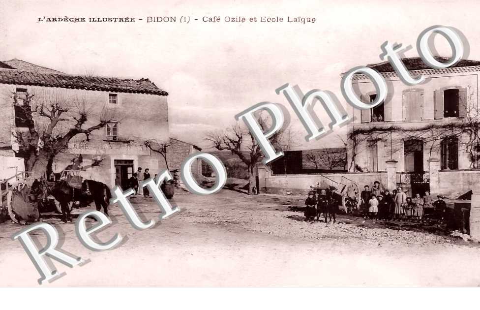 Café Ozile et école Laîque