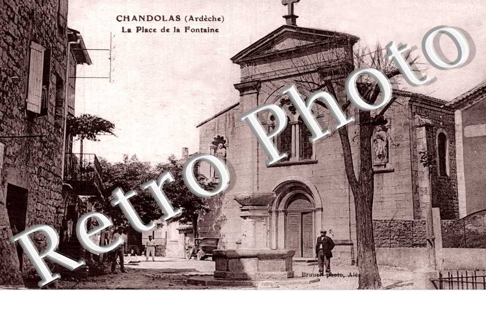 LA PLACE DE LA FONTAINE