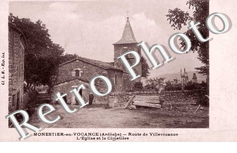 route de Villevocance. L'église et le cimetière