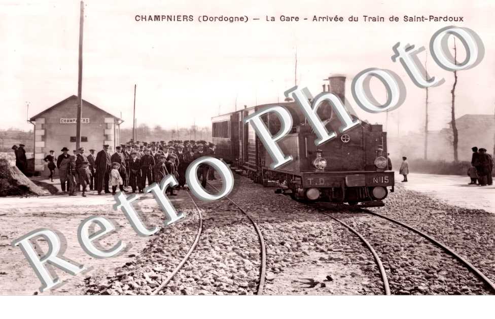 la gare. Arrivée du train de Saint-Pardoux
