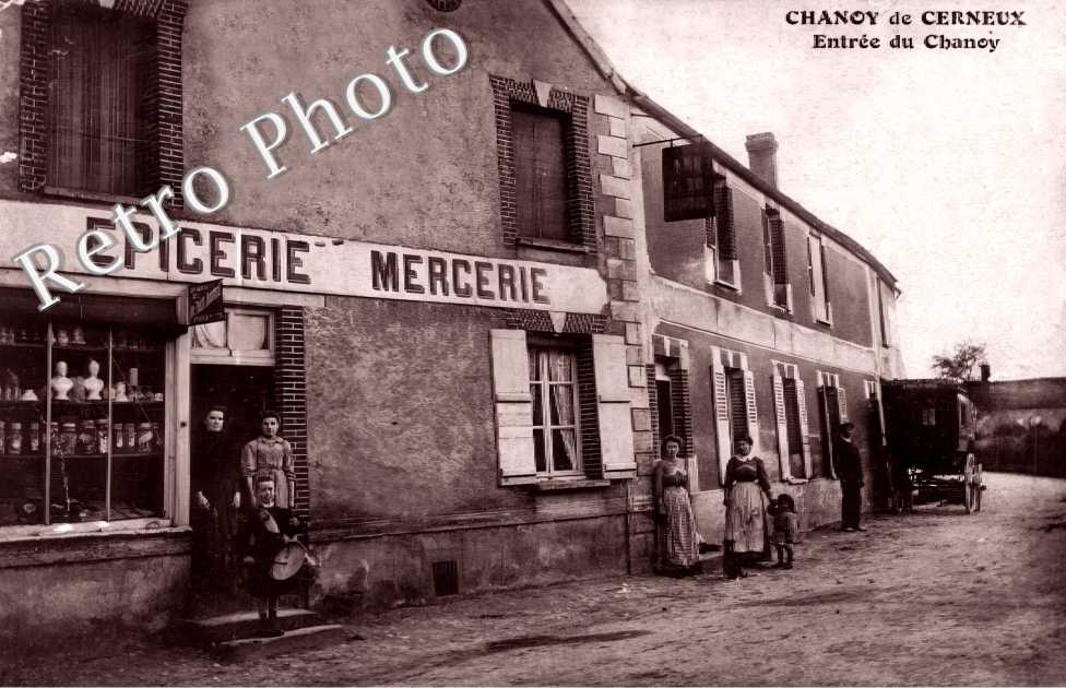 entrée du pays. Epiceirie Mercerie