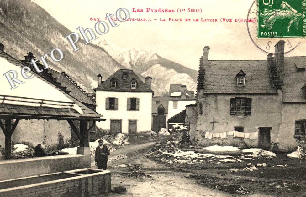 la place et le lavoir
