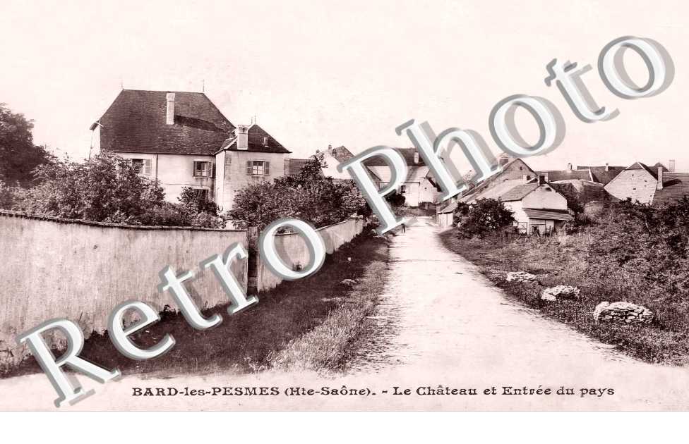 le château et entrée du pays