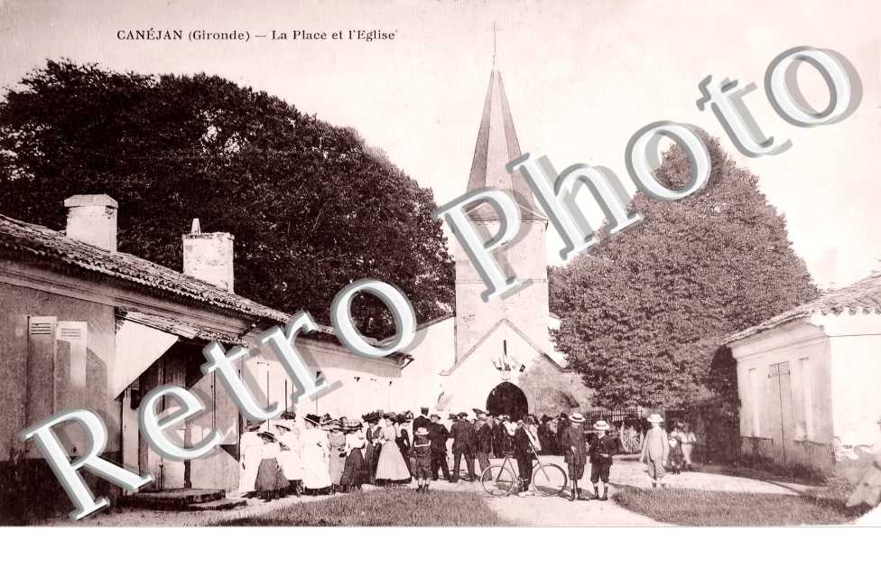 la place et l'église
