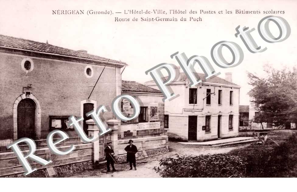 l'hôtel de ville , Hotel des Postes et les Bâtiments scolaires. Route de Saint-Germain du Puch