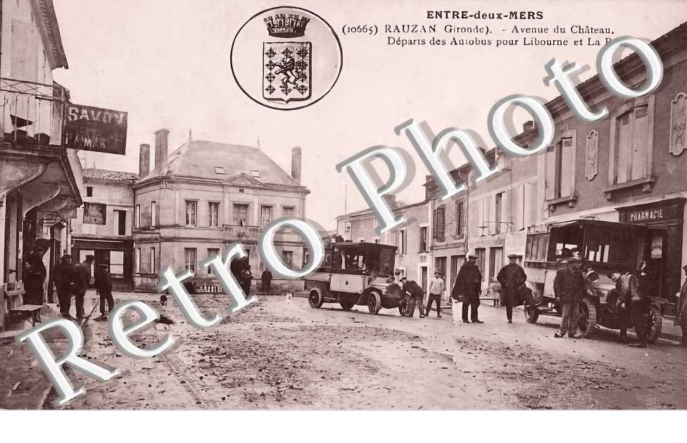 Avenue du château. Départ des autobus pour Libourne et La Réole