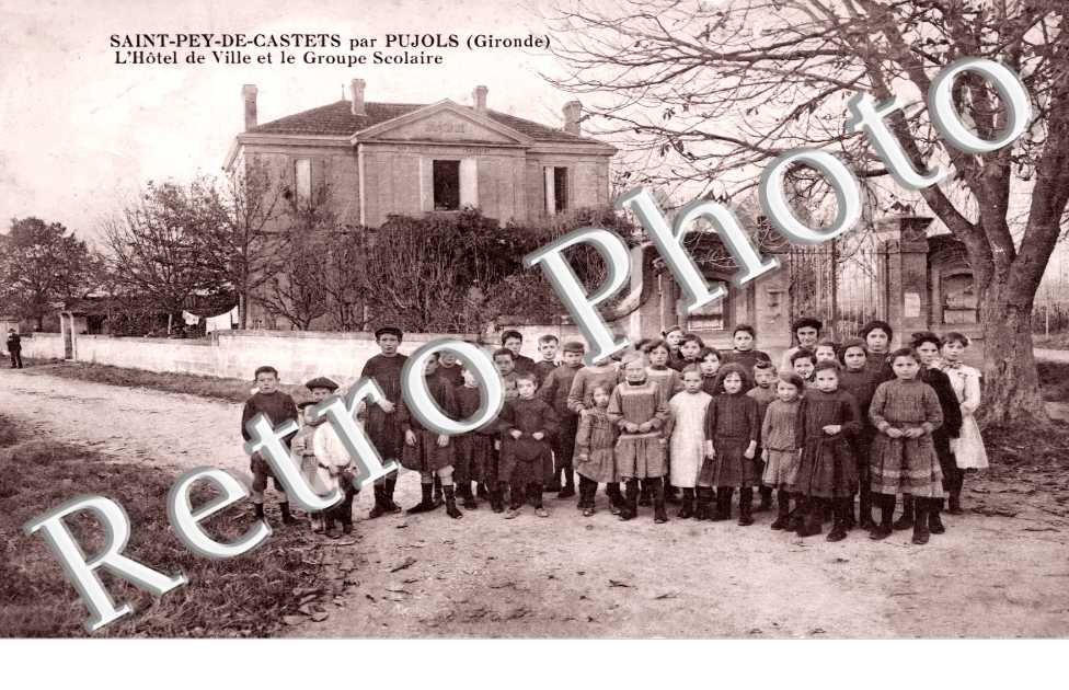 l'hôtel de ville et le Groupe Scolaire