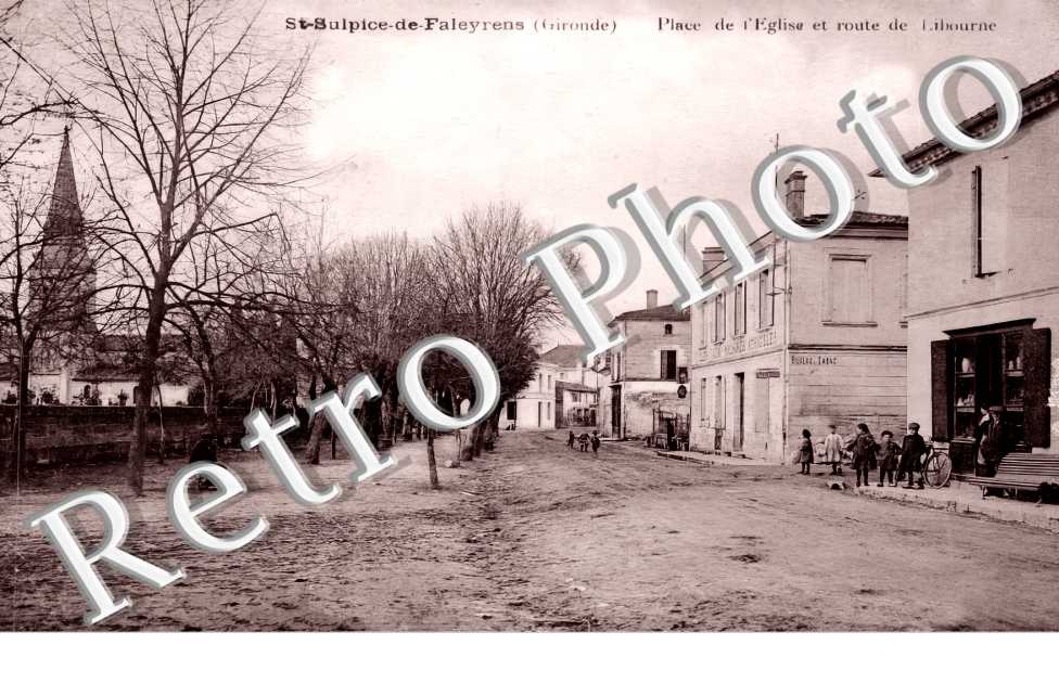 Place de l'église et route de Libourne