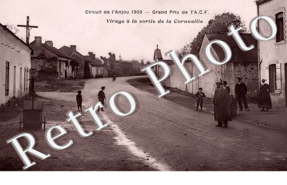 Virage à la sortie de la Cornuaille. Circuit de l'Anjou 1909 - Grand Prix de l'A.C.F.