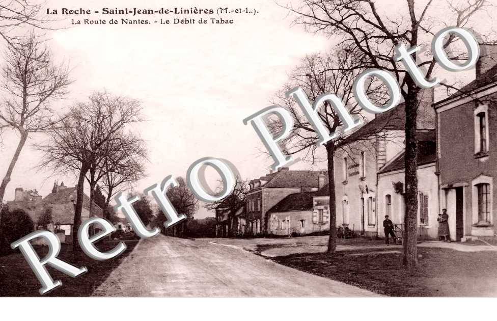LA ROCHE - la route de Nantes. Le débit de tabac
