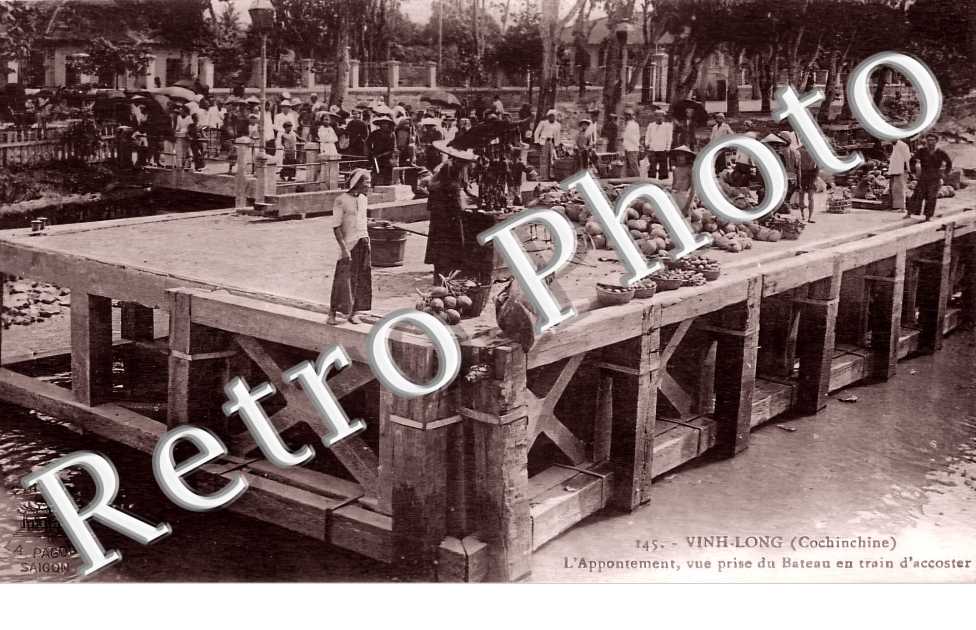 l'appontement, vue prise du bateau en train d'accoster