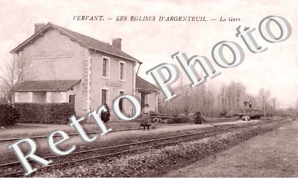 Vervant Les Eglises d'Argenteuil. La gare