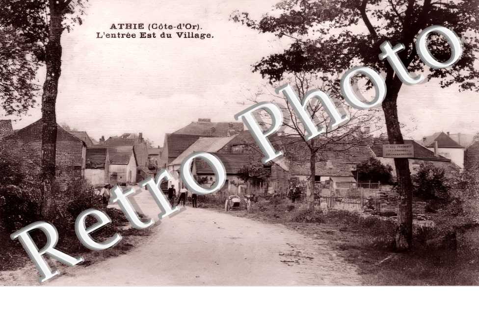 l'entrée du village