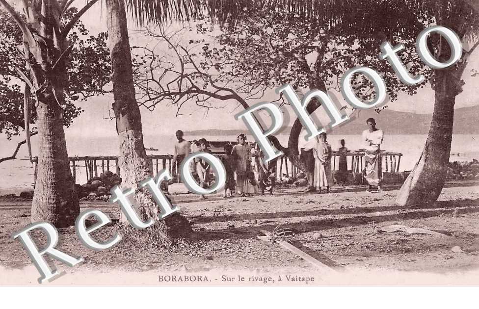 sur le rivage à Vaitape