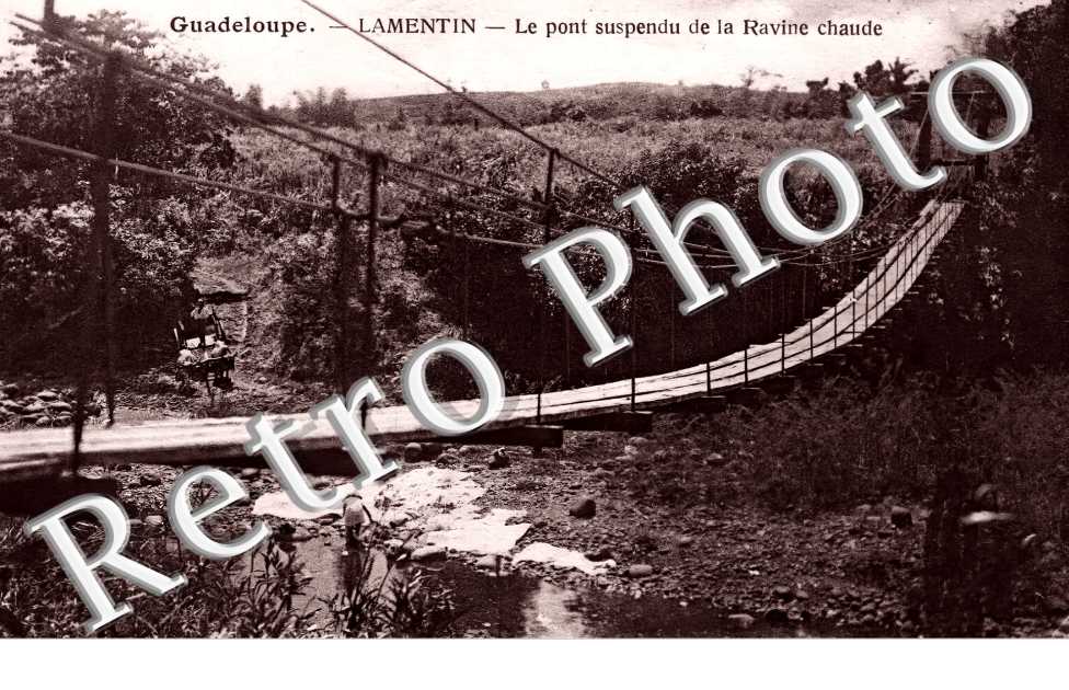 le pont suspendu de la Ravine chaude