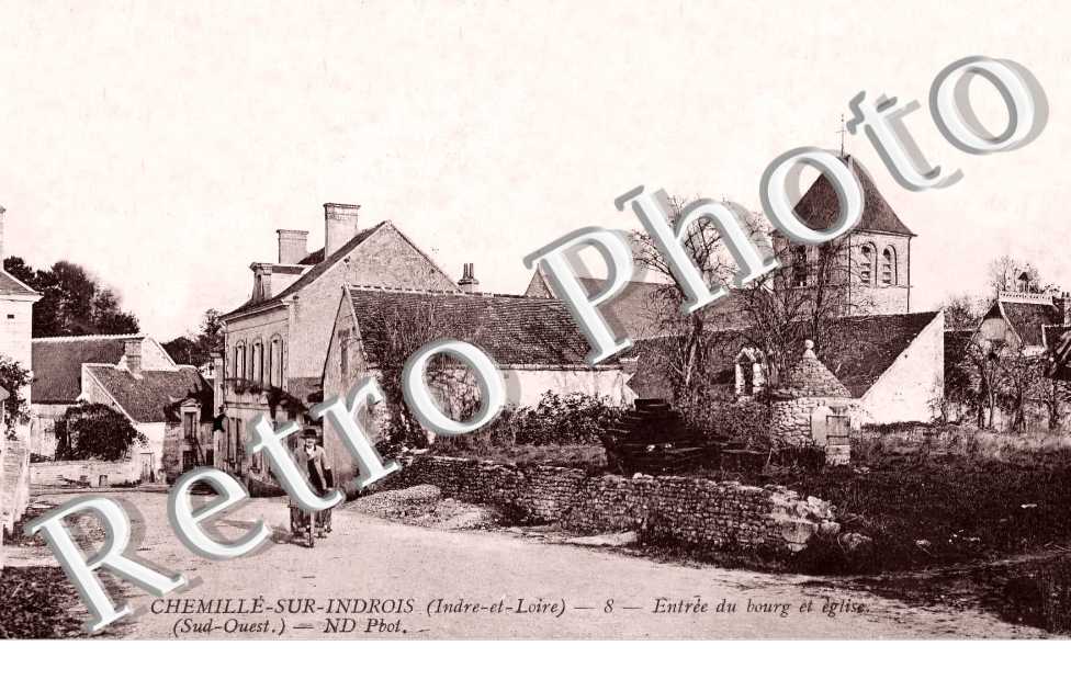 entrée du bourg et église