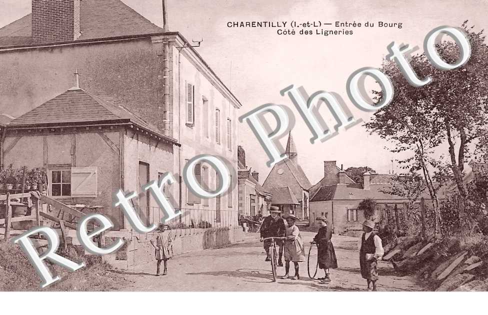 entrée du bourg. Côté des Ligneries