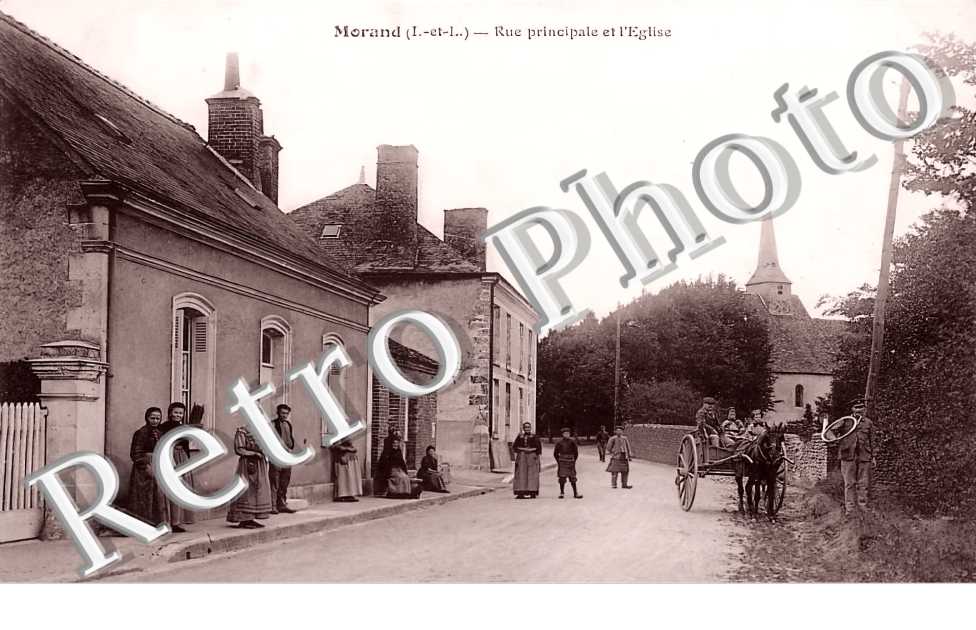 rue principale et l'église