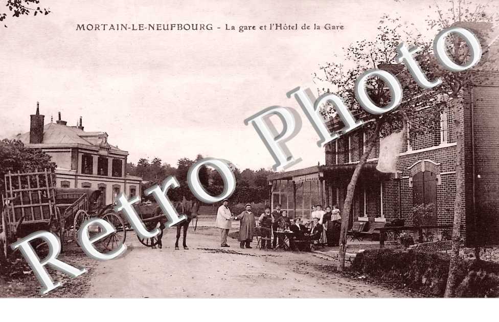 MORTAIN-LE-NEUFBOURG la gare et l'hôtel de la gare