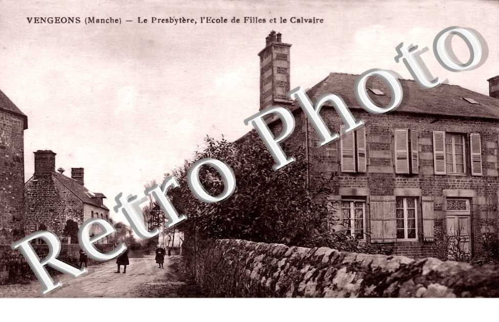 le presbytère, l'école de filles et le calvaire