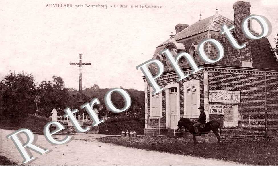 la mairie et le calvaire
