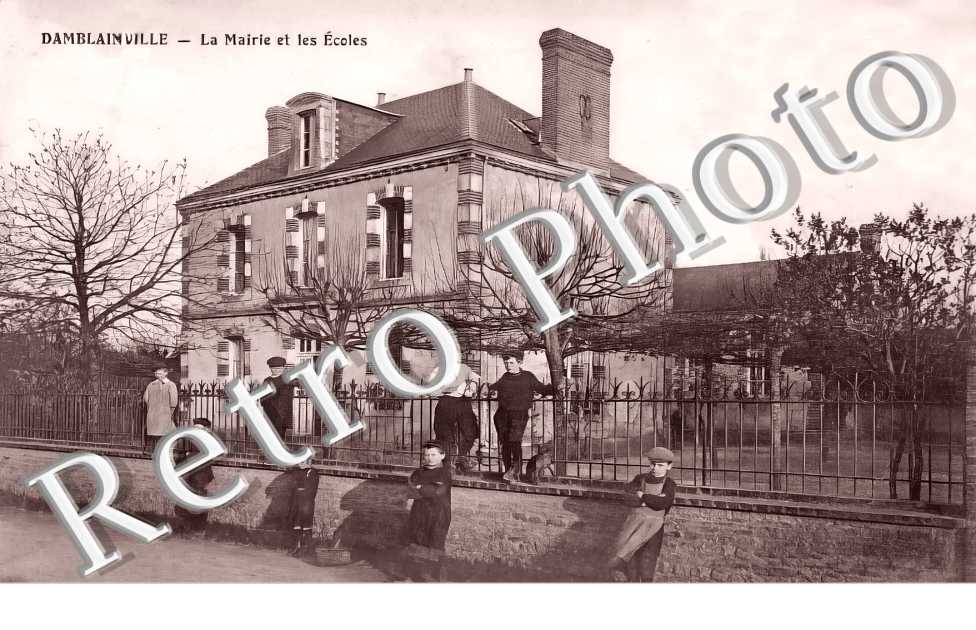 la mairie et les écoles